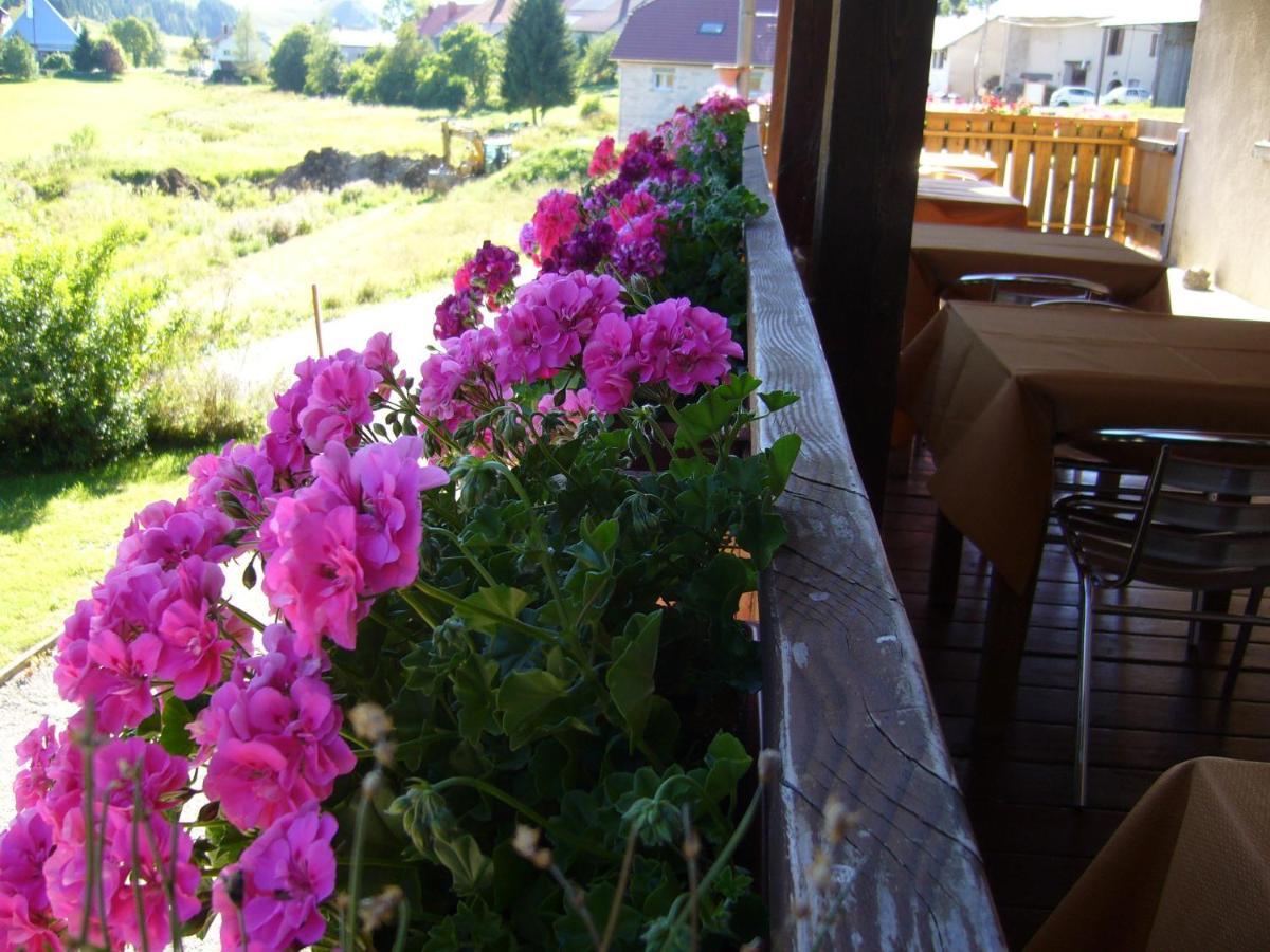 Hotel Auberge Du Grand Git La Chaux Neuve Екстериор снимка